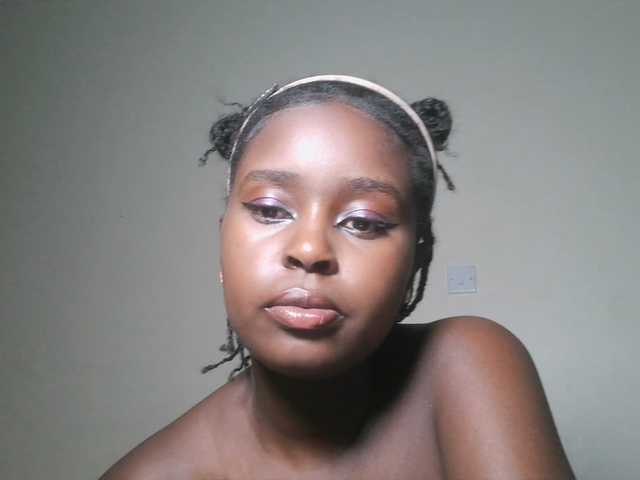 SpiceyNelly1 live cam on BongaCams