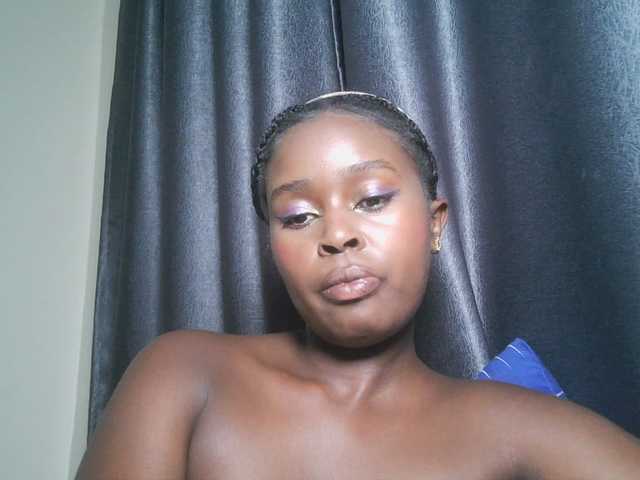 SpiceyNelly1 live cam on BongaCams