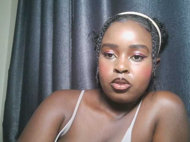 SpiceyNelly1 live cam on BongaCams