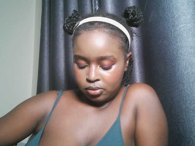 SpiceyNelly1 live cam on BongaCams