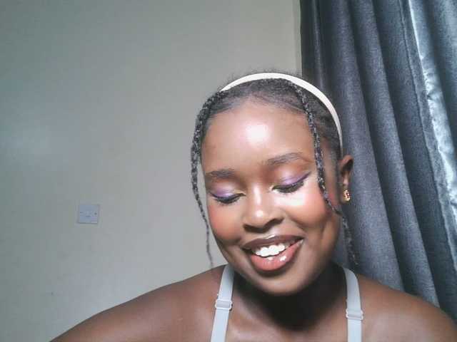 SpiceyNelly1 live cam on BongaCams