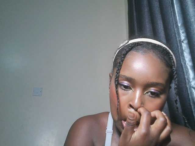 SpiceyNelly1 live cam on BongaCams
