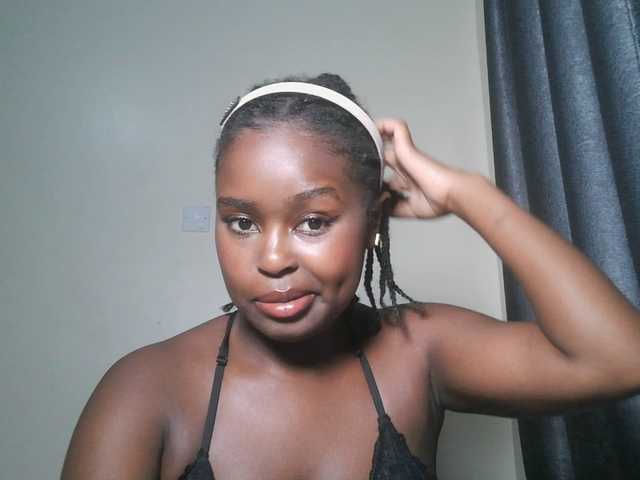 SpiceyNelly1 live cam on BongaCams