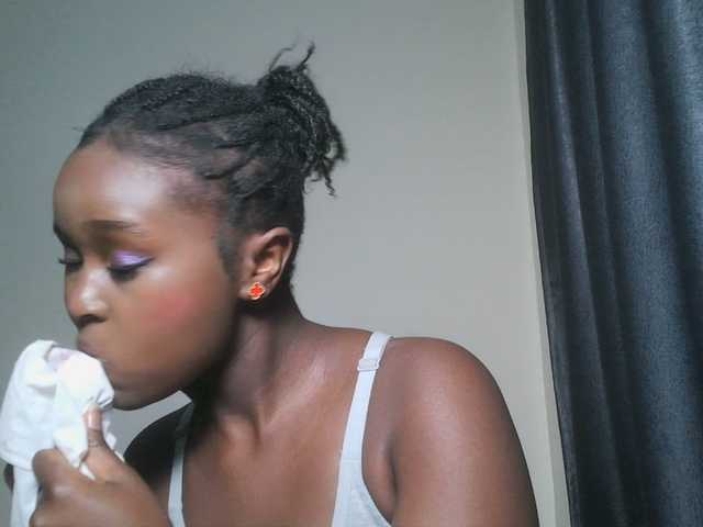 SpiceyNelly1 live cam on BongaCams