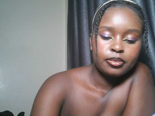 SpiceyNelly1 live cam on BongaCams