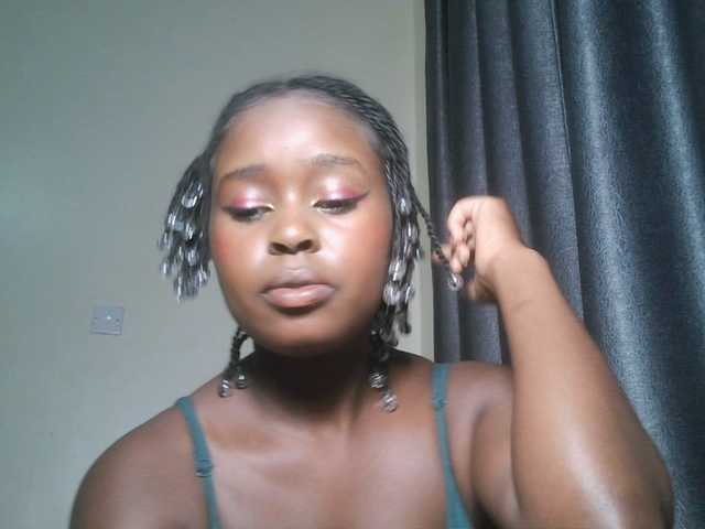 SpiceyNelly1 live cam on BongaCams
