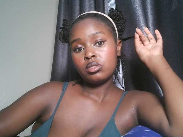 SpiceyNelly1 live cam on BongaCams