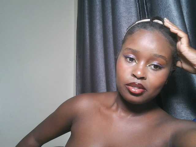 SpiceyNelly1 live cam on BongaCams