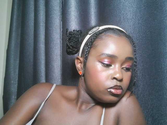 SpiceyNelly1 live cam on BongaCams