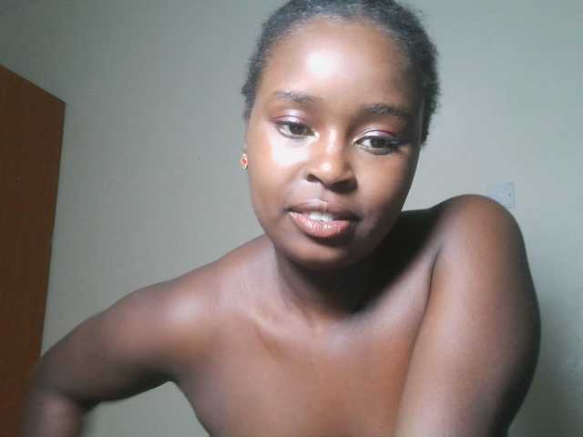 SpiceyNelly1 live cam on BongaCams