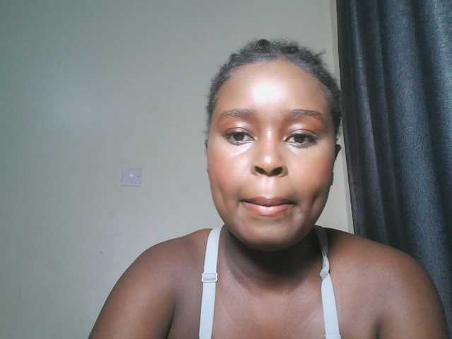 SpiceyNelly1 live cam on BongaCams