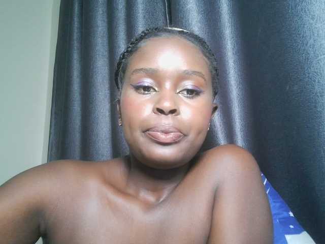 SpiceyNelly1 live cam on BongaCams