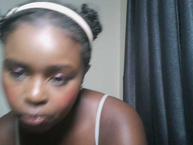 SpiceyNelly1 live cam on BongaCams