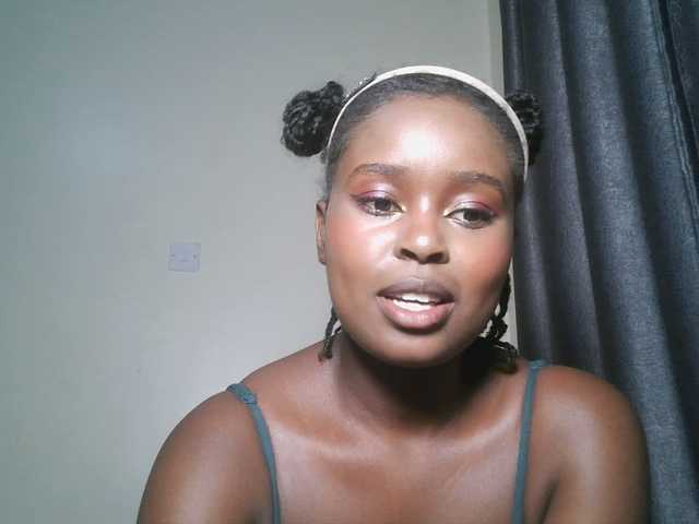 SpiceyNelly1 live cam on BongaCams