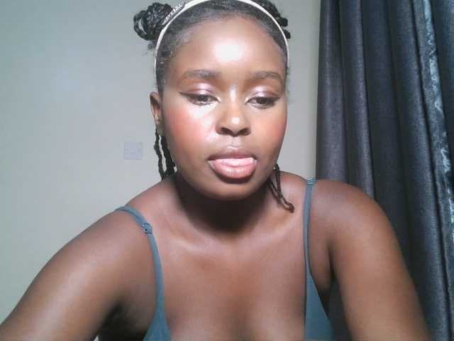 SpiceyNelly1 live cam on BongaCams