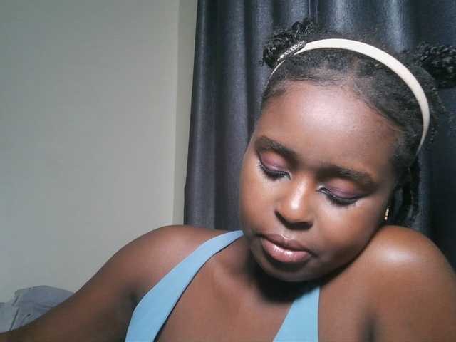 SpiceyNelly1 live cam on BongaCams