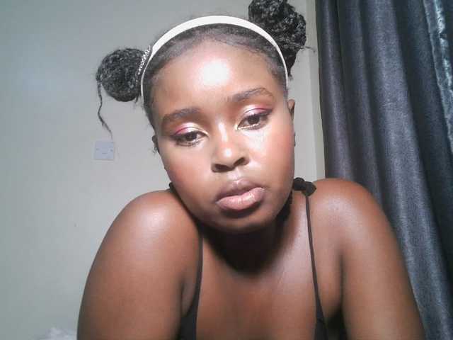 SpiceyNelly1 live cam on BongaCams