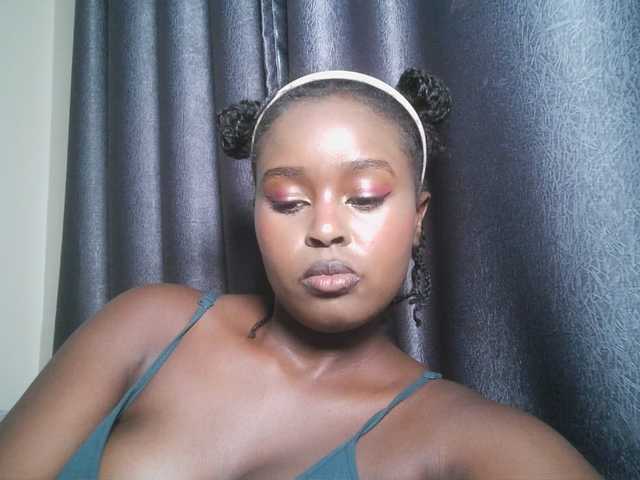 SpiceyNelly1 live cam on BongaCams