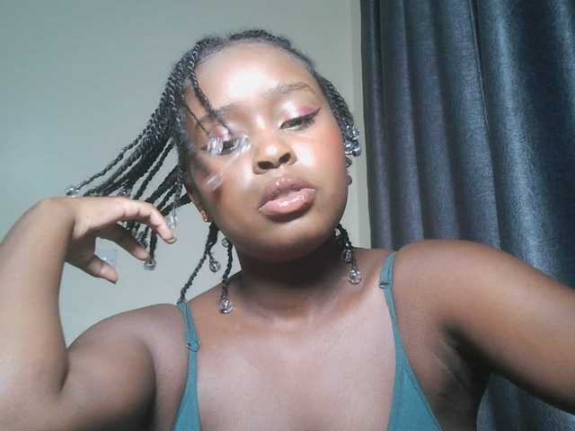 SpiceyNelly1 live cam on BongaCams