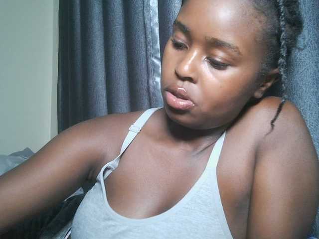 SpiceyNelly1 live cam on BongaCams