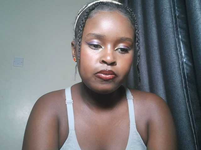 SpiceyNelly1 live cam on BongaCams