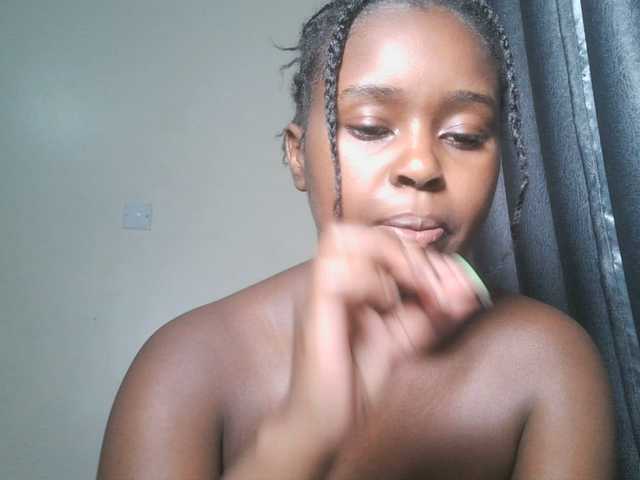 SpiceyNelly1 live cam on BongaCams