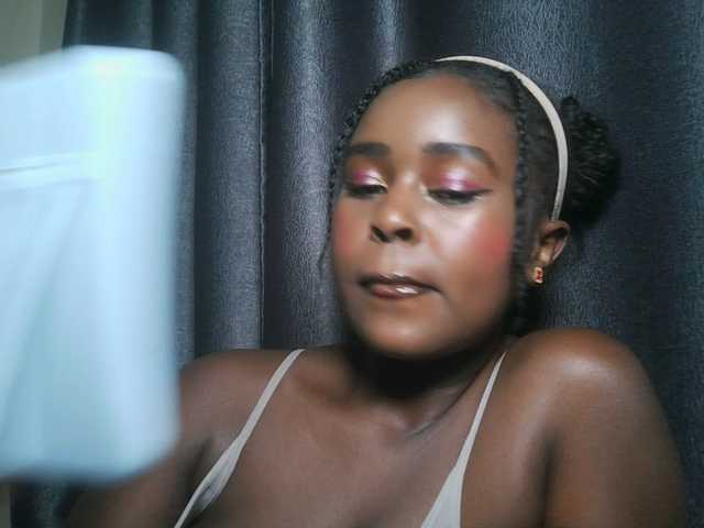 SpiceyNelly1 live cam on BongaCams