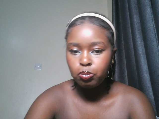 SpiceyNelly1 live cam on BongaCams