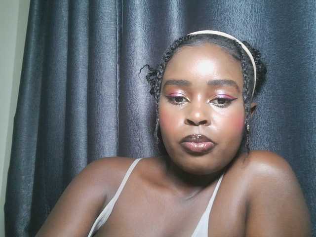 SpiceyNelly1 live cam on BongaCams