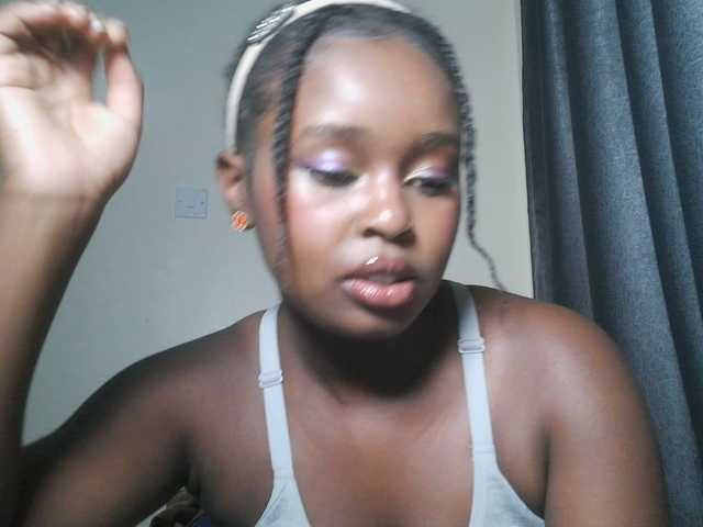 SpiceyNelly1 live cam on BongaCams