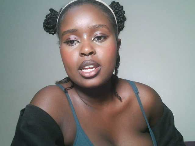 SpiceyNelly1 live cam on BongaCams