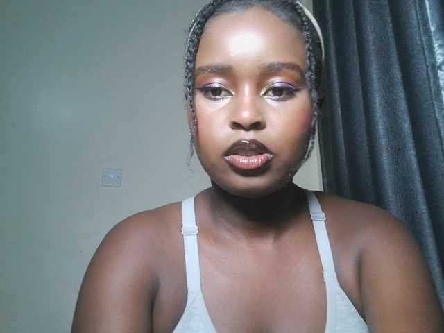 SpiceyNelly1 live cam on BongaCams
