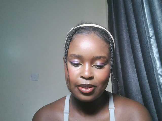 SpiceyNelly1 live cam on BongaCams