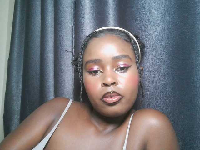 SpiceyNelly1 live cam on BongaCams