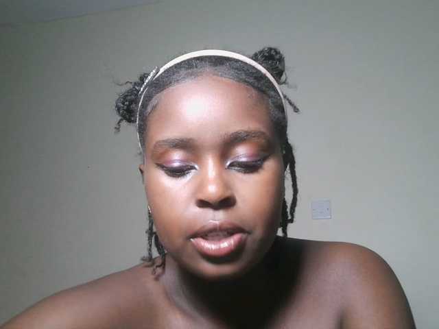 SpiceyNelly1 live cam on BongaCams