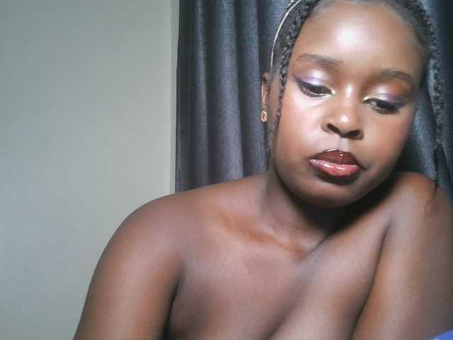 SpiceyNelly1 live cam on BongaCams