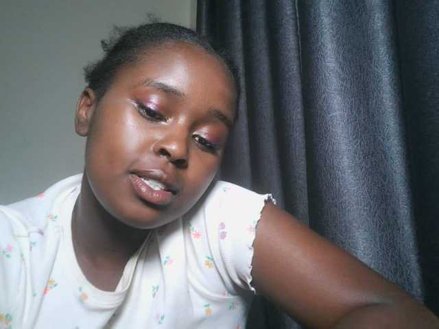 SpiceyNelly1 live cam on BongaCams