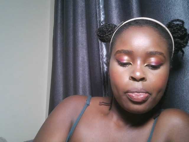 SpiceyNelly1 live cam on BongaCams