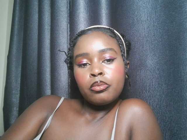 SpiceyNelly1 live cam on BongaCams
