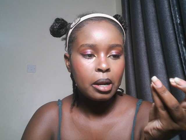 SpiceyNelly1 live cam on BongaCams