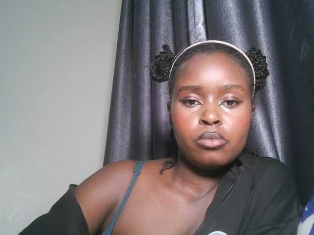 SpiceyNelly1 live cam on BongaCams