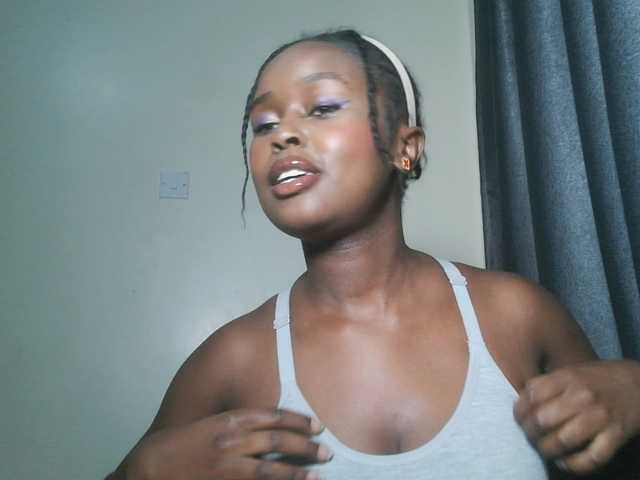 SpiceyNelly1 live cam on BongaCams