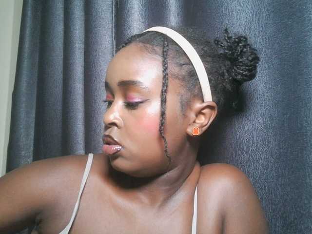 SpiceyNelly1 live cam on BongaCams