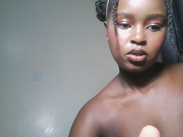 SpiceyNelly1 live cam on BongaCams