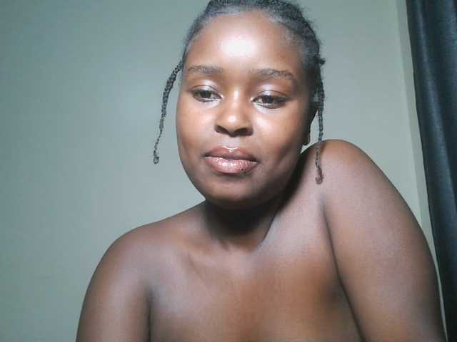 SpiceyNelly1 live cam on BongaCams