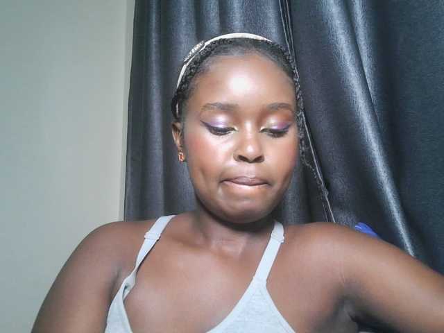 SpiceyNelly1 live cam on BongaCams