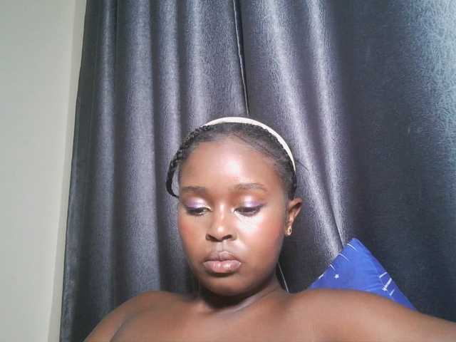 SpiceyNelly1 live cam on BongaCams