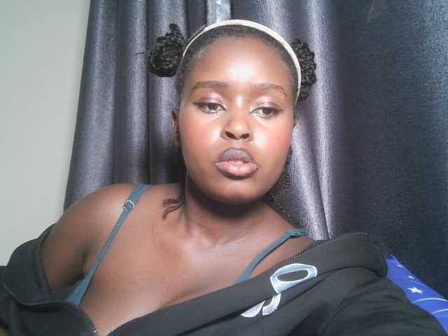 SpiceyNelly1 live cam on BongaCams