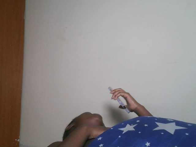 Lunavee-1 live cam on BongaCams