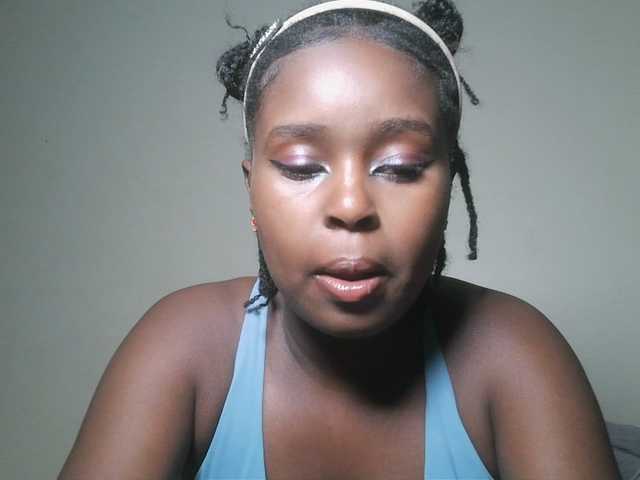 SpiceyNelly1 live cam on BongaCams